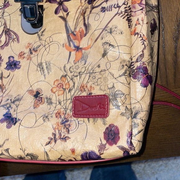 Brand new never used DOSHI VEGAN purse/backpack with straps. - Picture 2 of 4